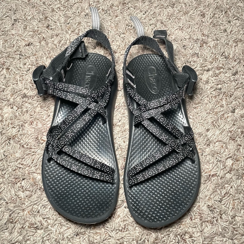 Chaco ZX1 Ecotread Hugs and Kisses Youth 4 Black Strappy Adjustable Sandals